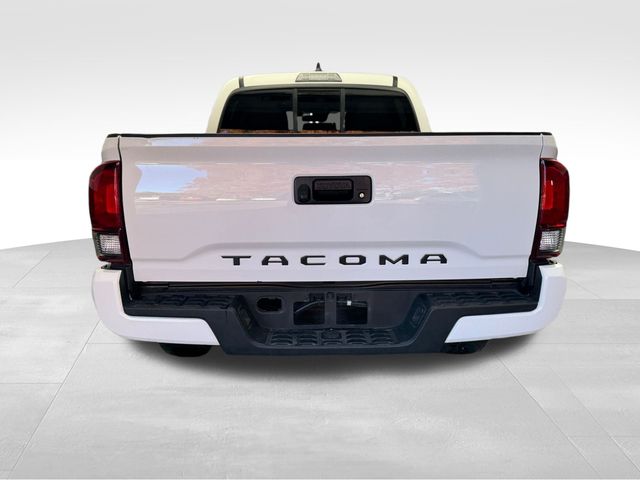 2022 Toyota Tacoma SR 8