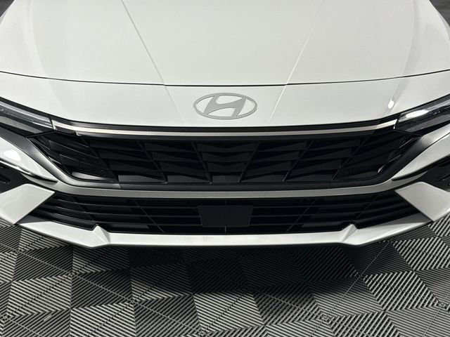 New 2025 Hyundai Elantra Hybrid For Sale in Indianapolis, IN