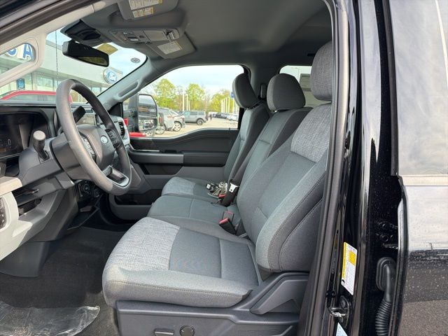 New 2026 Black Ford XLT image 15