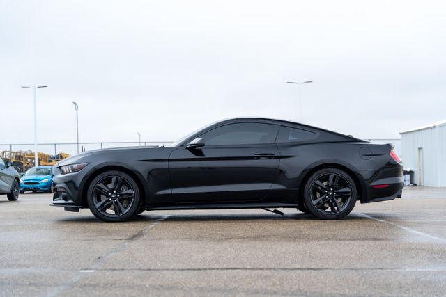 2015 Ford Mustang EcoBoost Premium 4