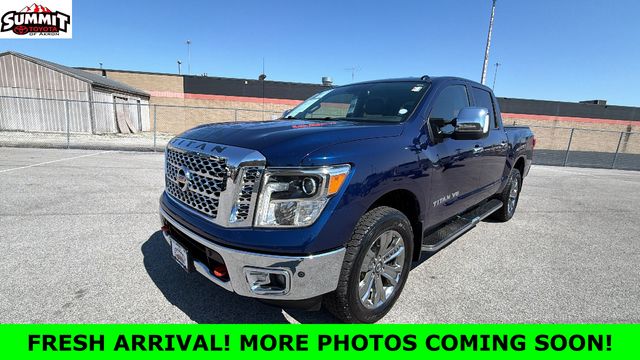 Deep Blue Pearl 2018 Nissan Titan SL Crew Cab 4WD Pickup Truck Four-Wheel Drive 7-Speed Automatic