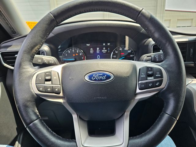 2023 Ford Explorer XLT photo