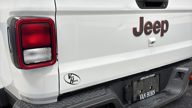 Used 2021 Bright White Clearcoat Jeep Mojave image 37