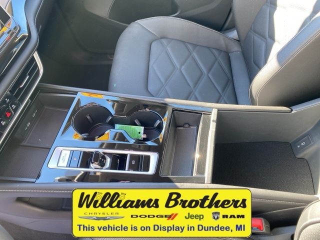 2024 Volkswagen Atlas 2.0T SE w/Technology - Aurora Red Metallic exterior view 19