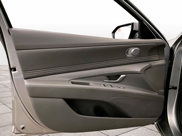 2023 Hyundai Elantra SEL Silver at Bob Ruth Ford