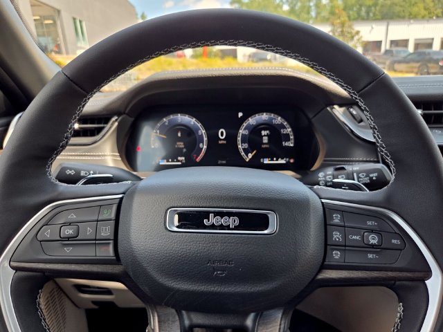 New 2027 White Jeep Limited image 23