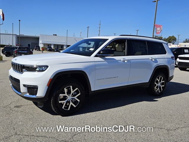 New 2025 White Jeep Limited image 3