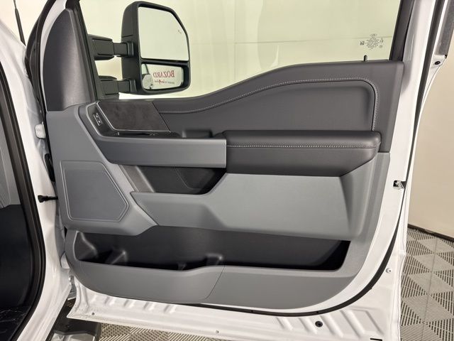 2025 Oxford White Ford F-150 XLT 4X4 Truck