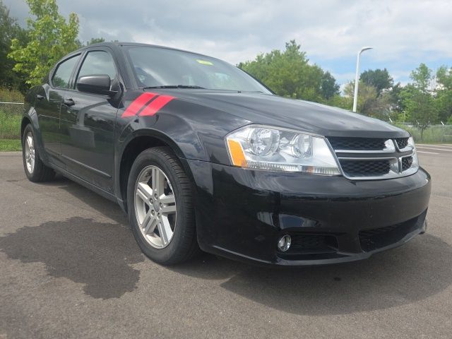 Black Clearcoat 2013 Dodge Avenger Sedan Front-Wheel Drive 6-Speed Automatic