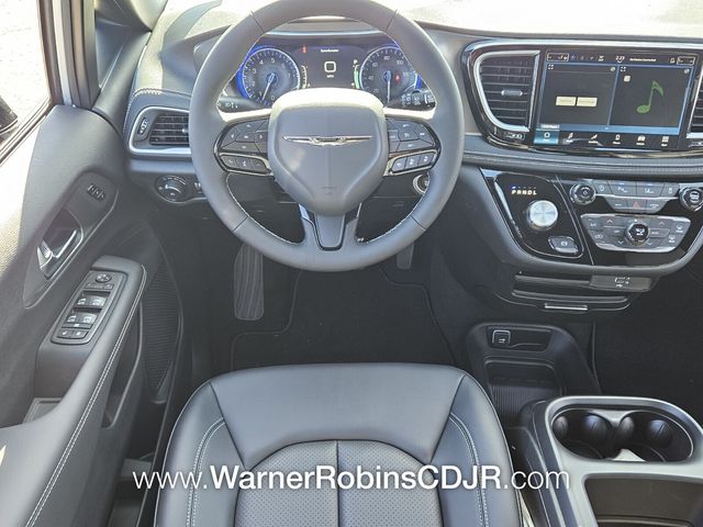 New 2026 Silver Chrysler Select image 7