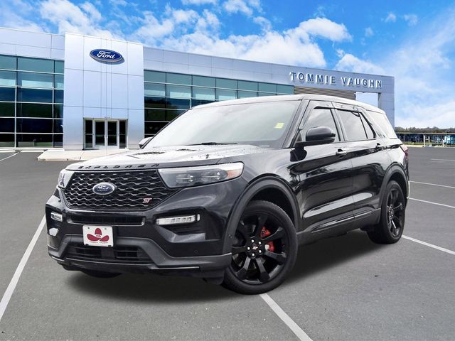 2022 Ford Explorer ST's photo