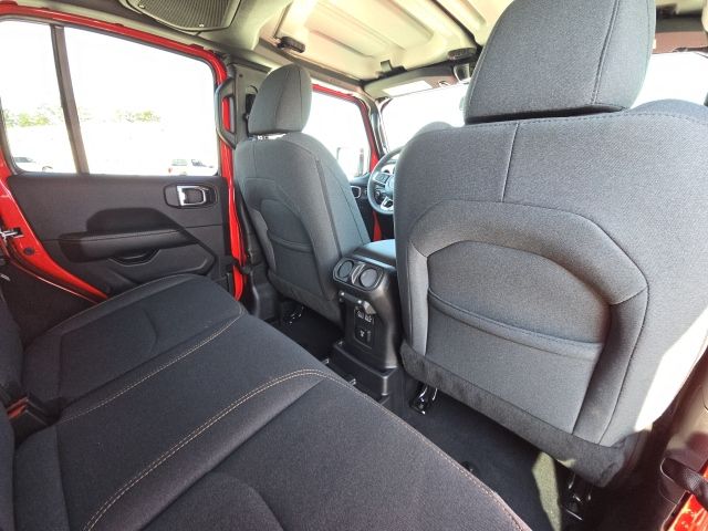 2025 Jeep Wrangler Sahara 4xe:B02116