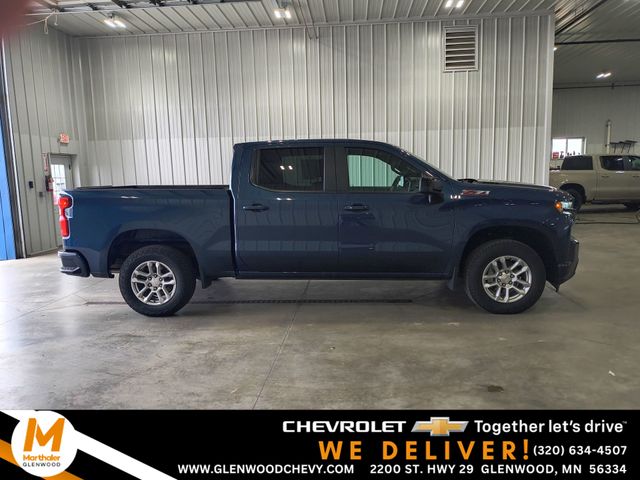 Northsky Blue Metallic 2022 Chevrolet Silverado 1500 RST Crew Cab 4WD Pickup Truck Four-Wheel Drive Automatic