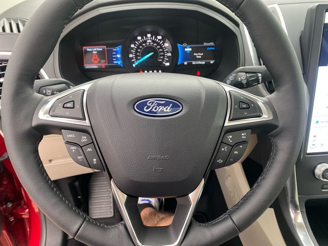 2024 Ford Edge Titanium 27