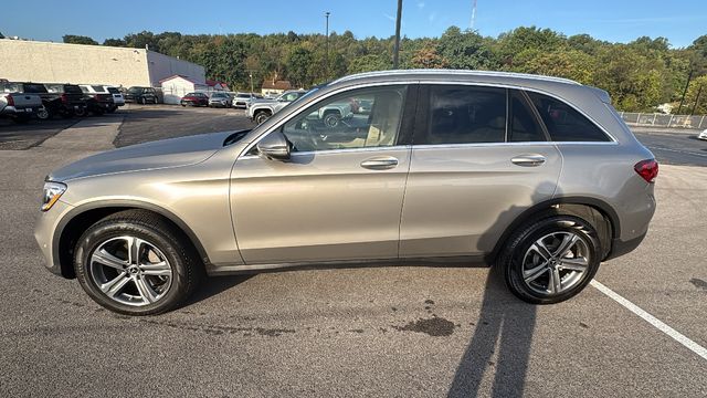 2022 Mercedes-Benz GLC GLC 300 - Image 2