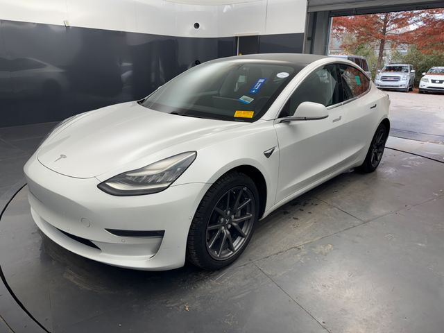 2019 Tesla Model 3 Mid Range 4