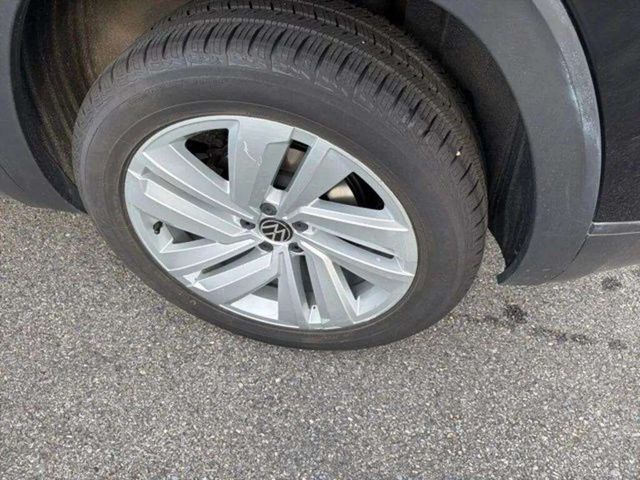 VolkswagenAtlas Cross Sport28