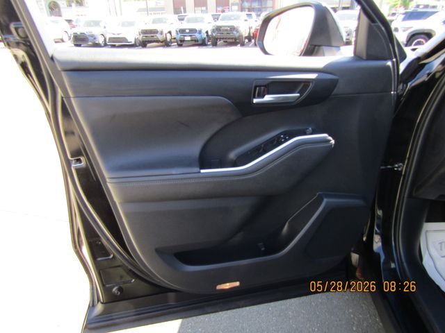 used 2023 Toyota Highlander car, priced at $35,499