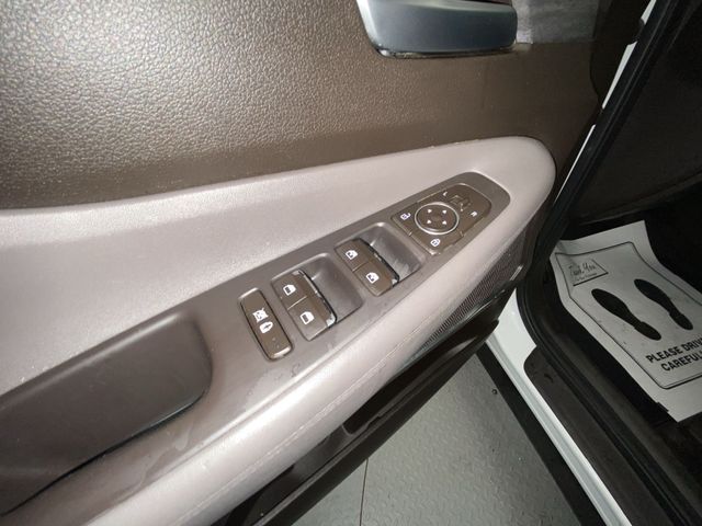 Used 2019 Gray Hyundai SEL Plus image 13
