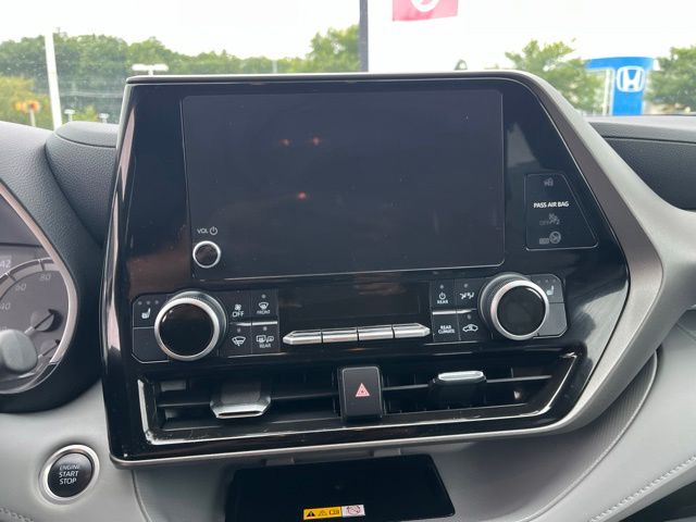 Used 2024 Toyota Highlander SUV