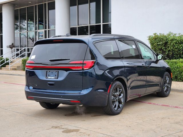 2025 Chrysler Pacifica Limited 4