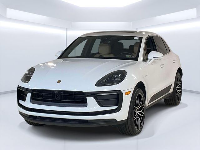  2026 Porsche Macan   