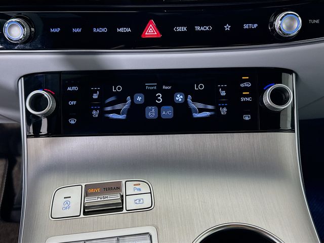 Thumbnail: 2026 Genesis GV70 - 21