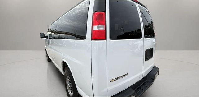 Used 2024 White Chevrolet LT image 30