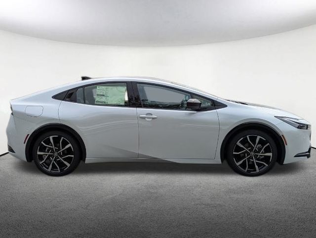 2024 Toyota Prius Prime XSE Premium 2