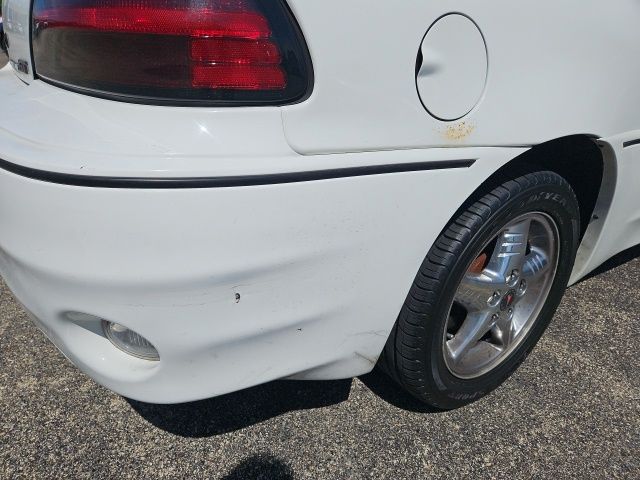 Used 2001 White Pontiac GT image 7