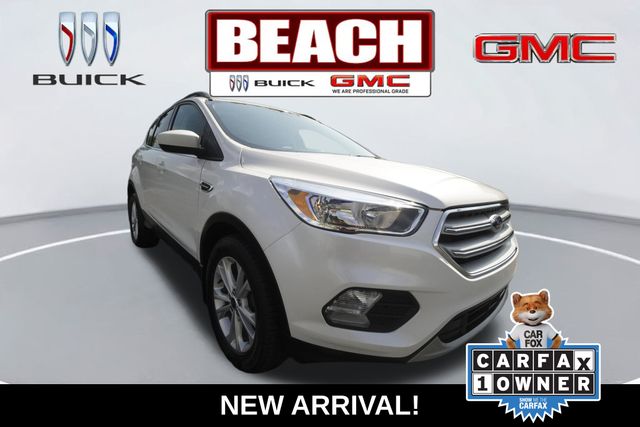 White Platinum Clearcoat Metallic 2018 Ford Escape SUV / Crossover Front-Wheel Drive 6-Speed Automatic