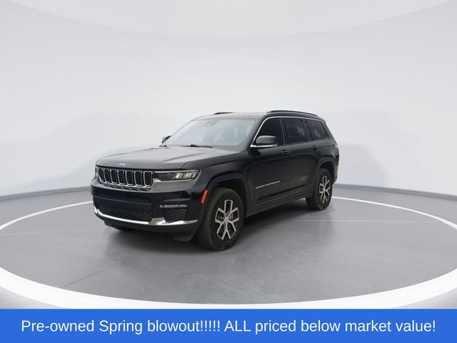 Used 2024 Diamond Black Jeep Limited image 4