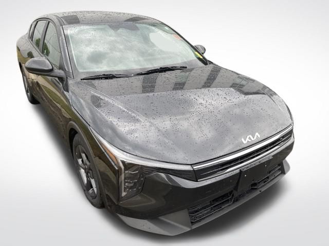 2025 Kia K4 LXS FWD