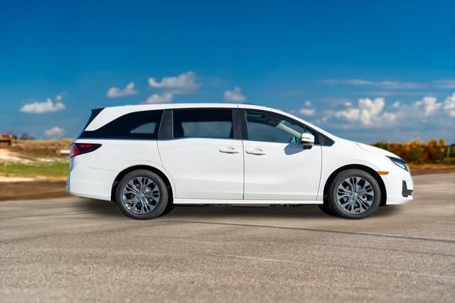 2025 Honda Odyssey Touring 8