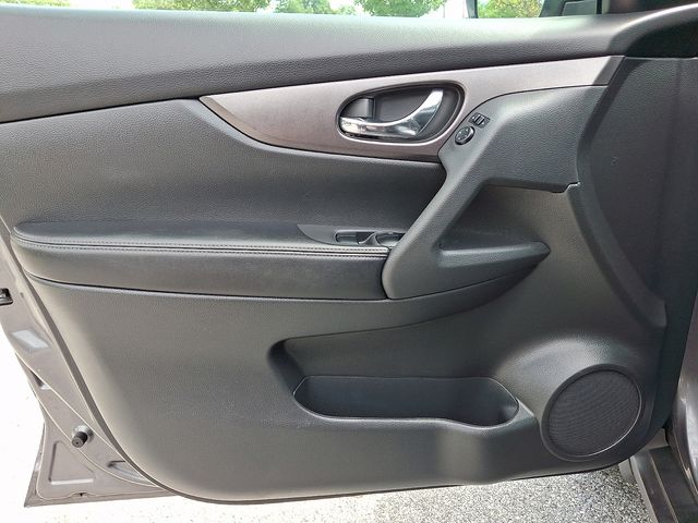 2016 Nissan Rogue SV Gray at Phil Fitts Ford