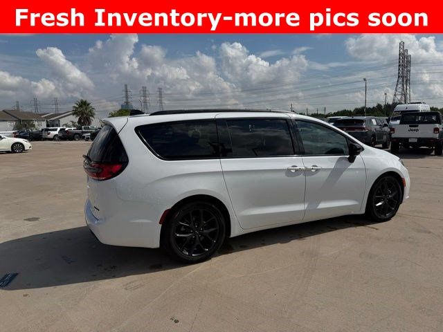 2025 Chrysler Pacifica Limited White at Community Toyota