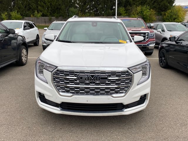 2022 GMC Terrain Denali 2