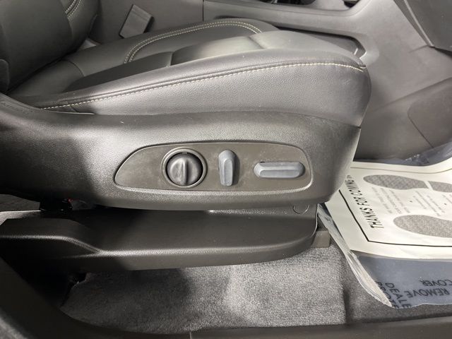 2022 Mosaic Black Metallic Chevrolet Traverse LT Leather AWD SUV