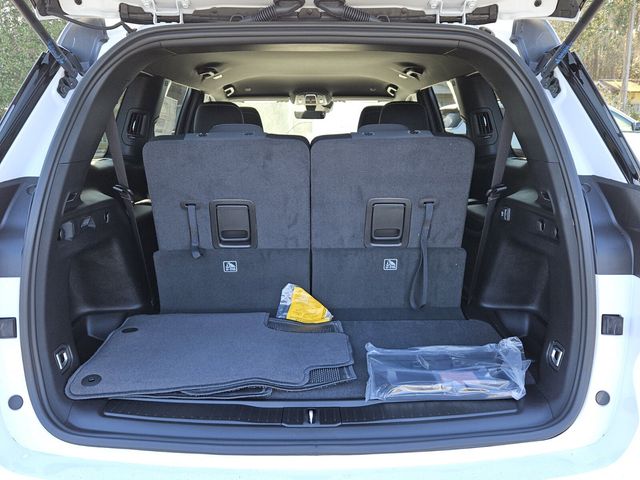 2026 Jeep Grand Cherokee L Laredo 4x2