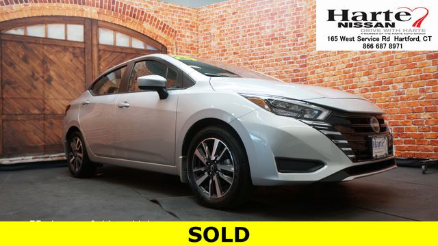 Brilliant Silver Metallic 2025 Nissan Versa SV FWD Sedan Front-Wheel Drive Continuously Variable Transmission