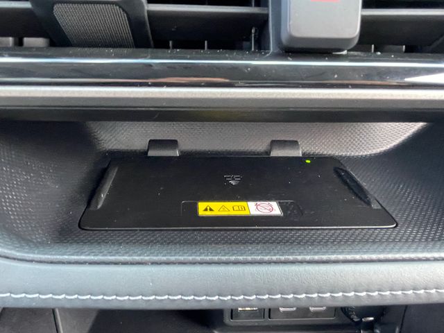 2023 Toyota Highlander XLE - Midnight Black Metallic exterior view 13