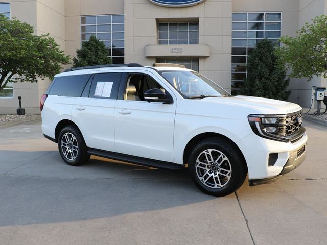 2025 Ford Expedition Active 4x4's photo