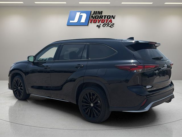 Used 2025 Toyota Highlander SUV