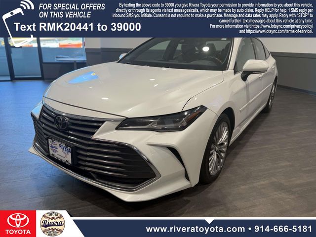 White (Wind Chill Pearl) 2019 Toyota Avalon Sedan Front-Wheel Drive 8-Speed Automatic