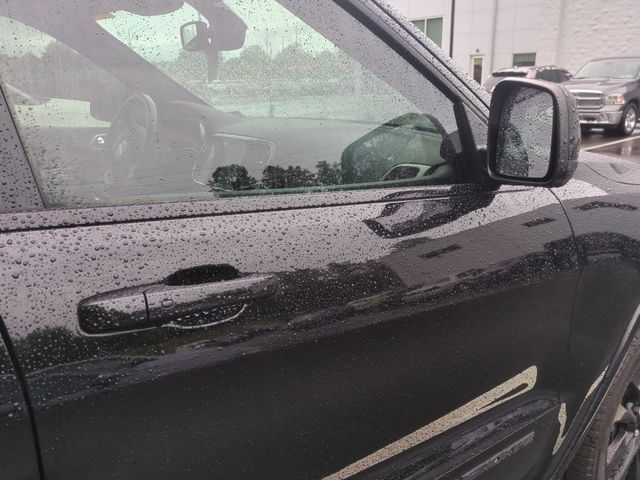 Used 2019 Black Jeep Altitude image 9