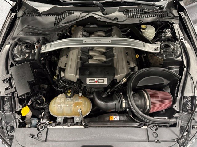 Used 2017 Gray Ford GT Premium image 9