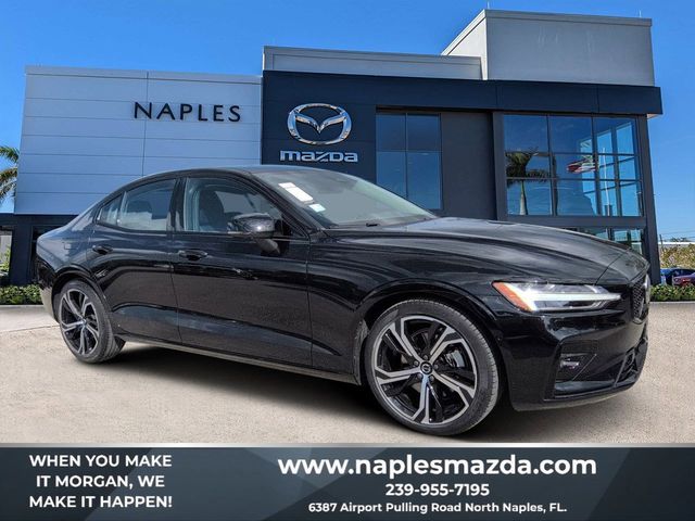 2024 Volvo S60 B5 Plus Dark Theme