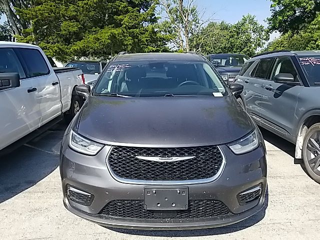 Used 2022 Chrysler Pacifica Van