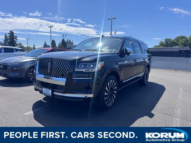 Infinite Black Metallic Clearcoat 2022 Lincoln Navigator L Black Label 4WD SUV / Crossover Four-Wheel Drive Automatic