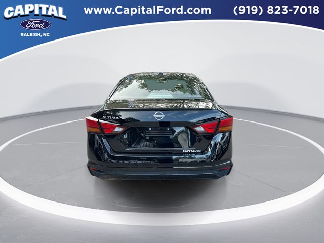 Used 2025 Black Nissan 2.5 SV image 7